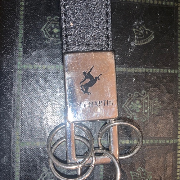 Vintage REMY MARTIN (cognac) Keychain - Picture 1 of 5
